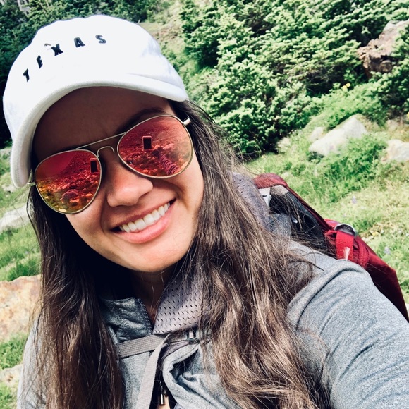 Meet your Posher, Stefani - Picture 2 of 4